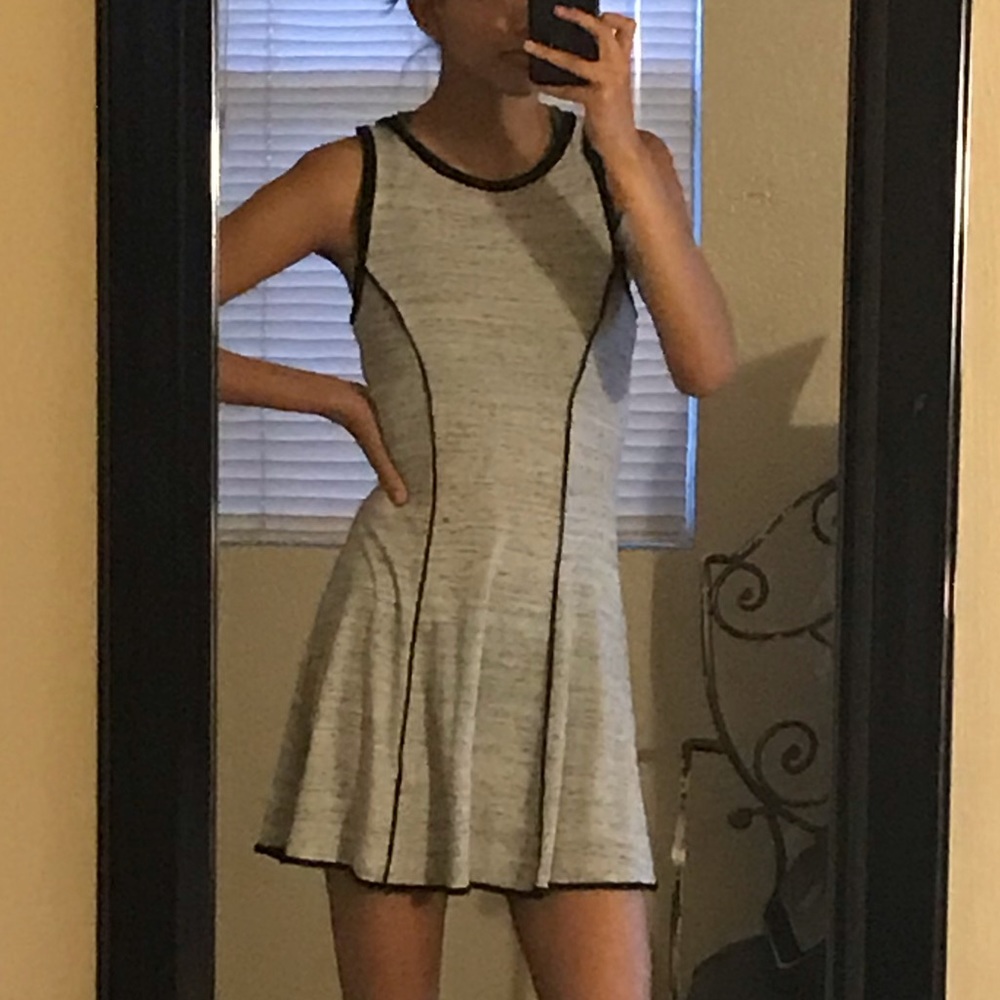 Monteau Black and White mid thigh DRESS